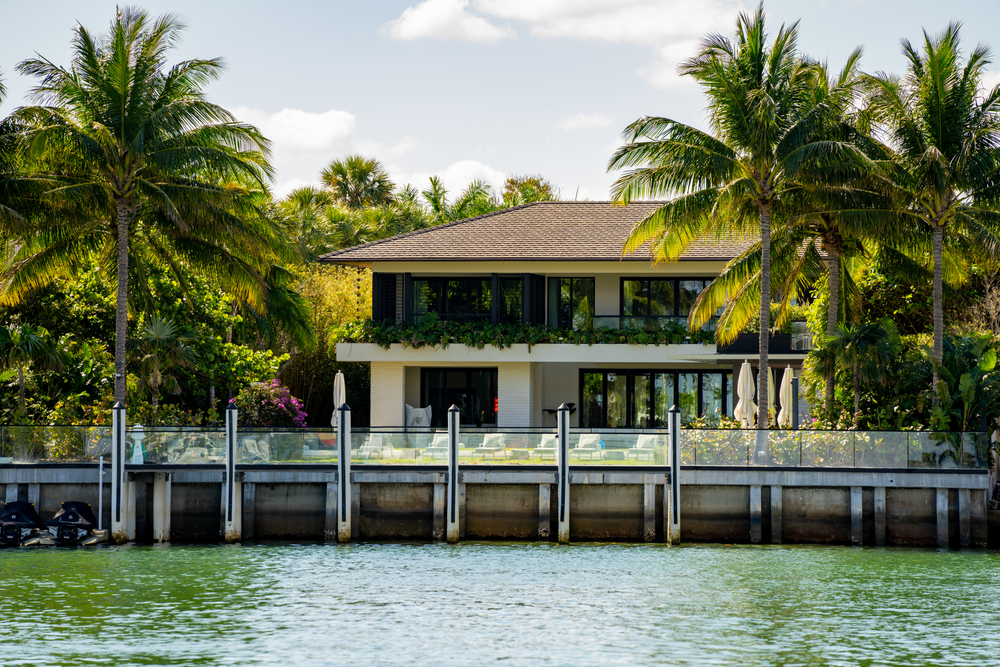 Miami,Beach,,Fl,,Usa,-,March,13,,2021:,Luxury,Mansion Miami,Beach,,Fl,,Usa,-,March,13,,2021:,Luxury,Mansion
